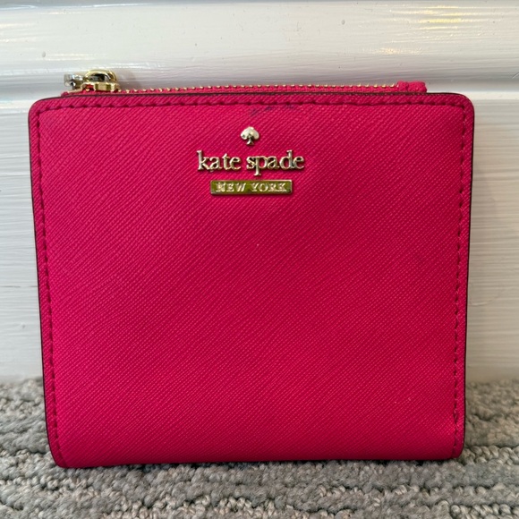 Kate Spade Fuchsia Pink Adalyn Small Wallet - Picture 1 of 4